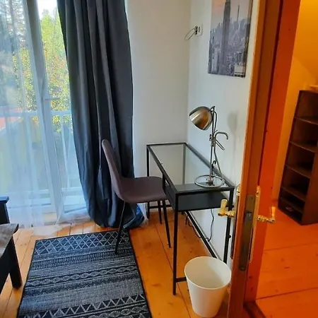 Hi-bp Garden Batsanyi 3 Rooms, Upstairs Near The Train With Free Parking * Budapest