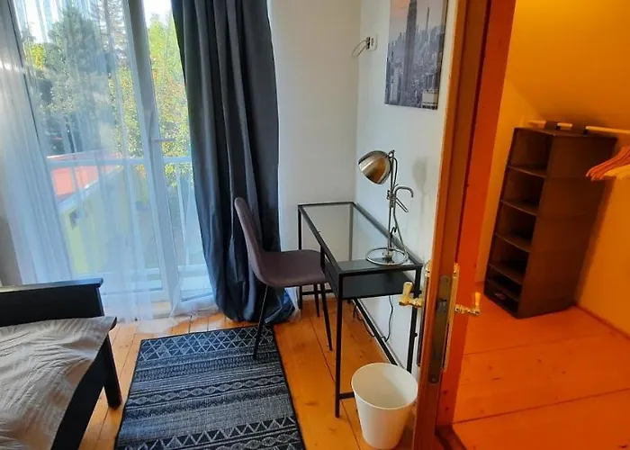 Hi-bp Garden Batsanyi 3 Rooms, Upstairs Near The Train With Free Parking * Budapest