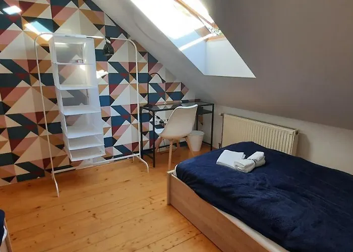 Hi-bp Garden Batsanyi 3 Rooms, Upstairs Near The Train With Free Parking Budapest