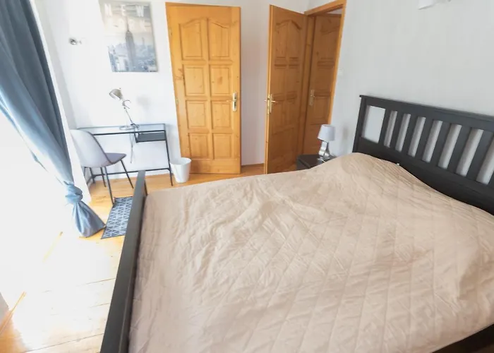 Hi-bp Garden Batsanyi 3 Rooms, Upstairs Near The Train With Free Parking Budapest