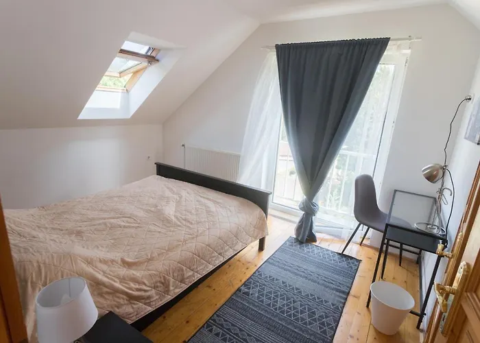 Apartment Hi-bp Garden Batsanyi 3 Rooms, Upstairs Near The Train With Free Parking Budapest