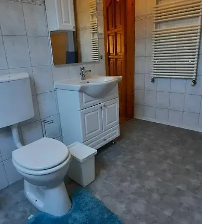 Apartament Hi-bp Garden City Batsanyi 3 Rooms, Upstairs Near The City Train With Free Parking