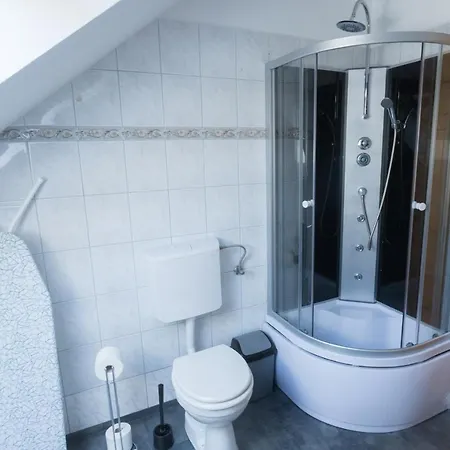 Hi-bp Garden City Batsanyi 3 Rooms, Upstairs Near The City Train With Free Parking Apartament