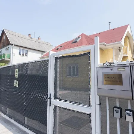 Hi-bp Garden City Batsanyi 3 Rooms, Upstairs Near The City Train With Free Parking
