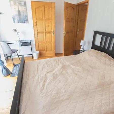 Hi-bp Garden City Batsanyi 3 Rooms, Upstairs Near The City Train With Free Parking Budapeszt
